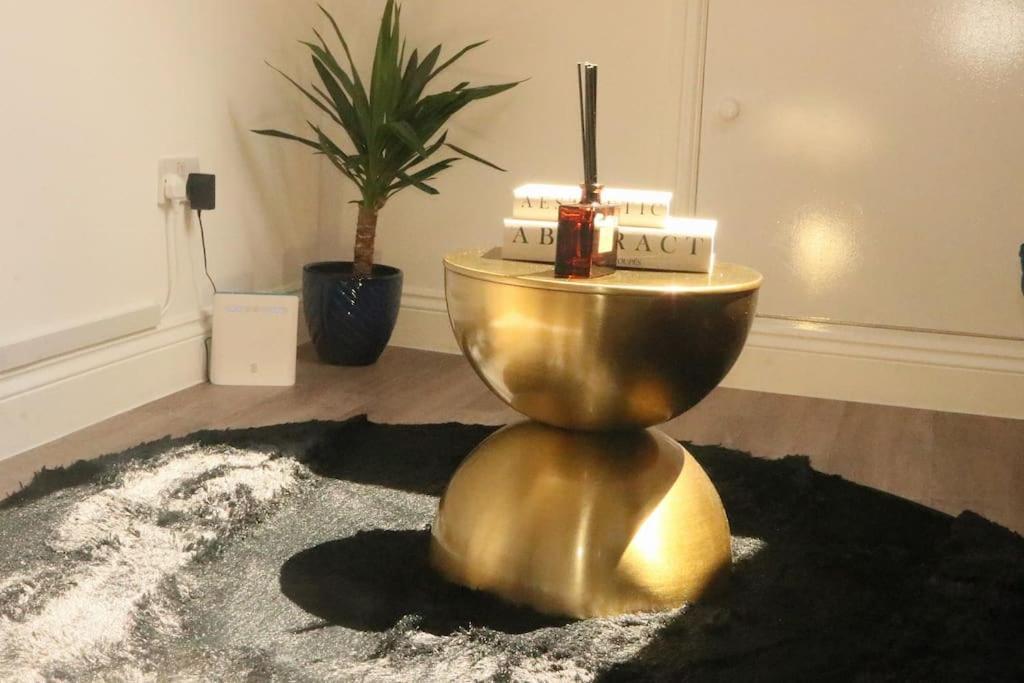 Qties Luxury Home Londra Dış mekan fotoğraf